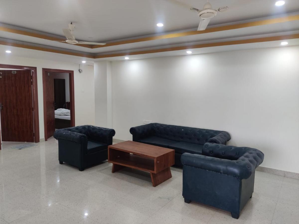 Hotel Haren Grand 구와하티 외부 사진