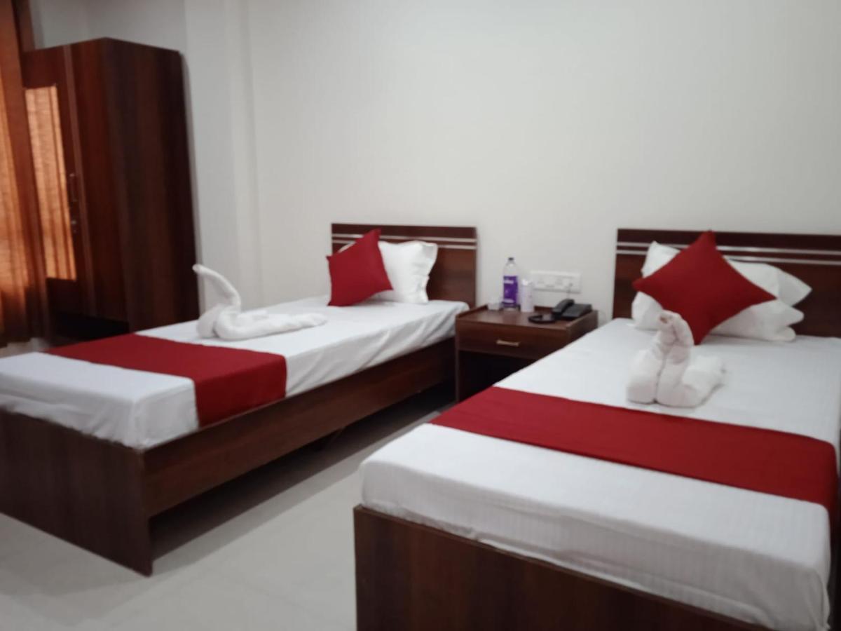 Hotel Haren Grand 구와하티 외부 사진